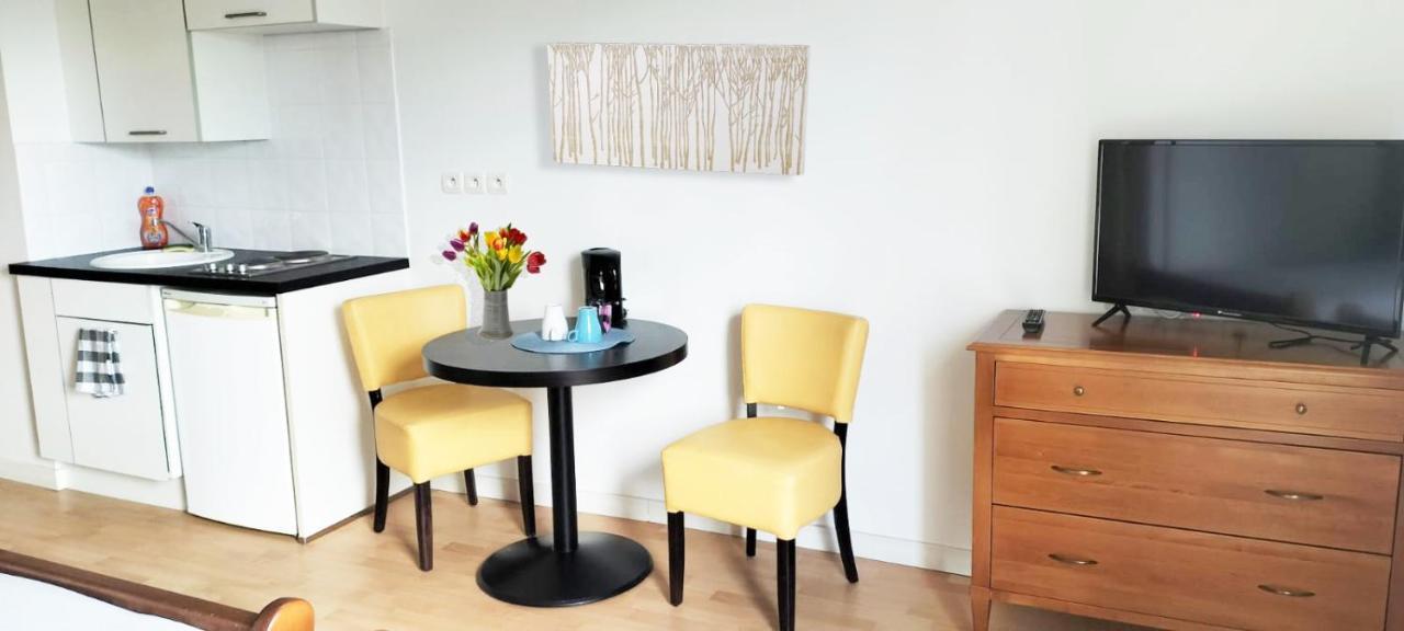 Villa Rose De Mons - Residence Services Senior 拉布雷德 外观 照片